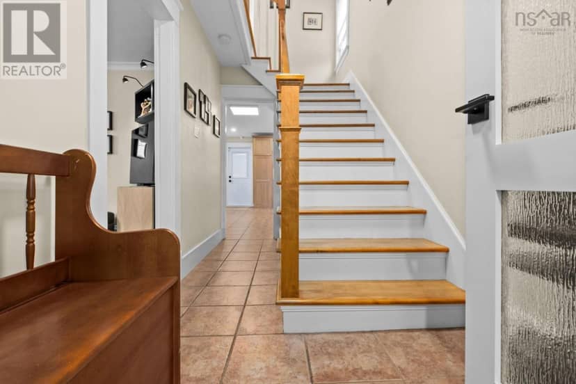 8 Eaton Avenue — photo 4 of 40