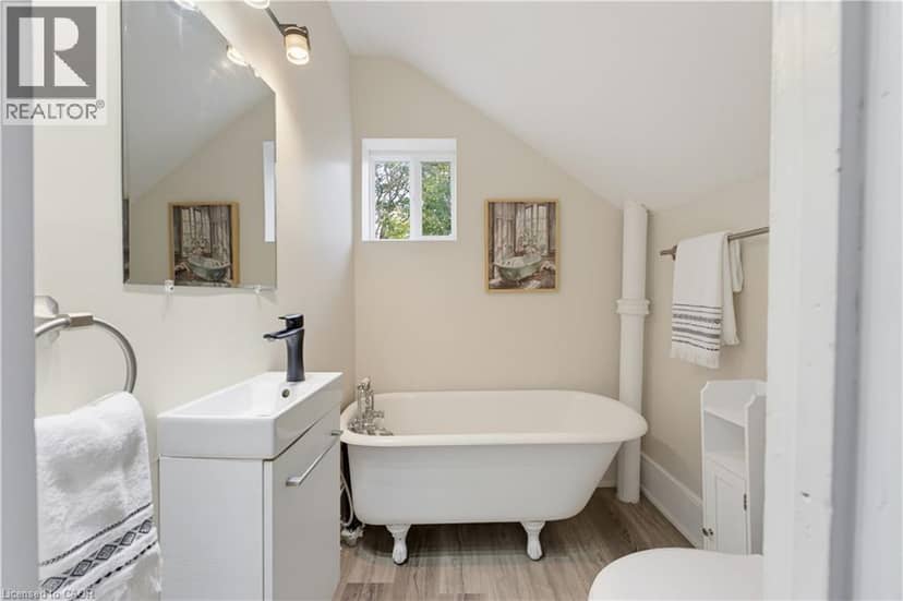 20 HOUSE Avenue — photo 15 of 24