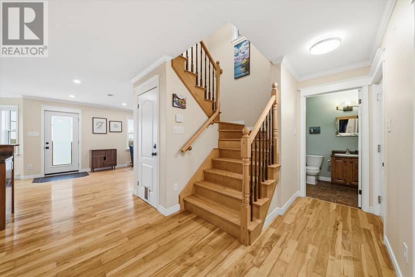 5 Lasalle Drive — photo 11 of 32