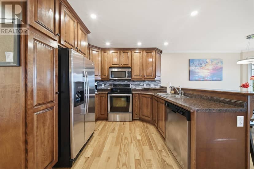5 Lasalle Drive — photo 8 of 32