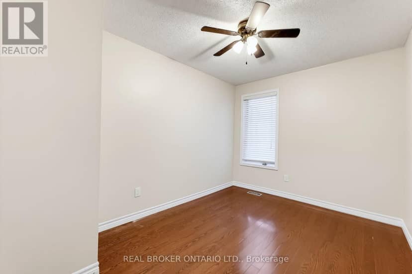 96 Munro Crescent — photo 21 of 39