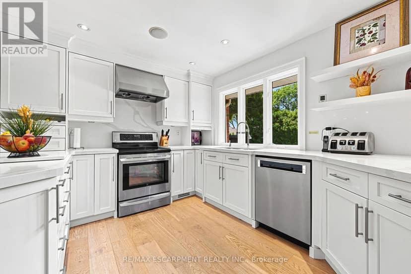 794 Falcon Boulevard — photo 13 of 40
