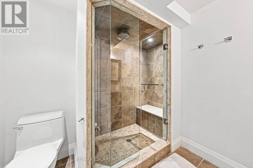 794 Falcon Boulevard — photo 32 of 40