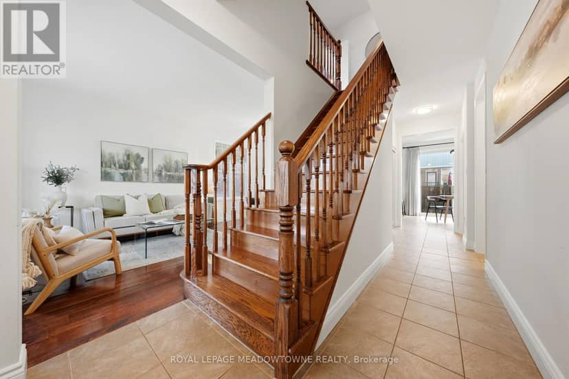 721 Switzer Crescent, Milton, photo 6