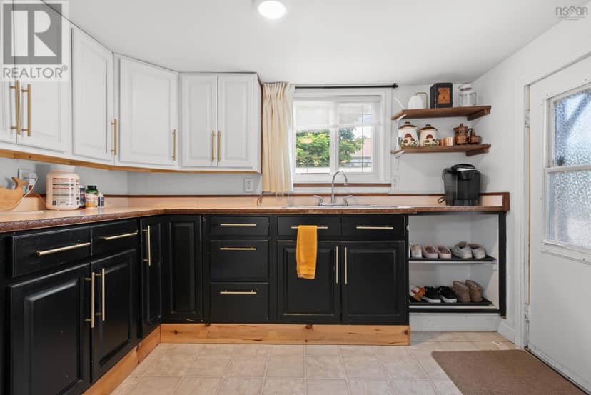 161 Albro Lake Road, Dartmouth, photo 8