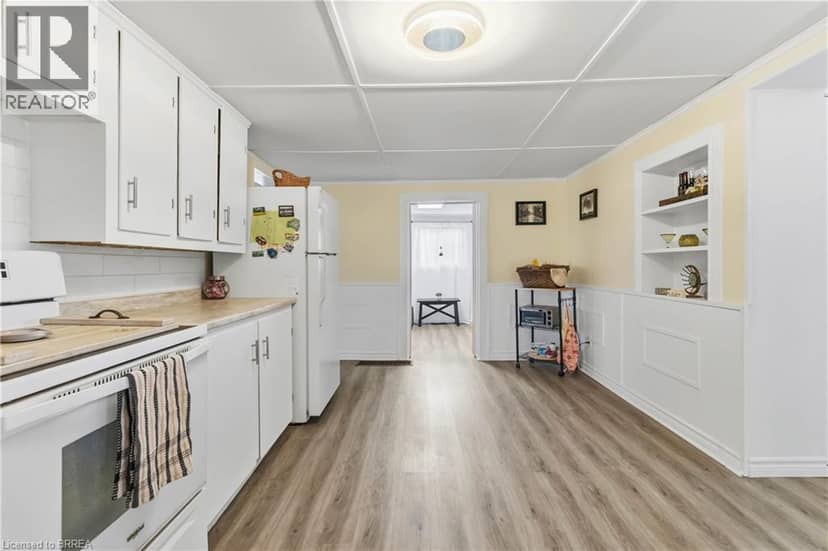 1 KINGS Lane — photo 19 of 40