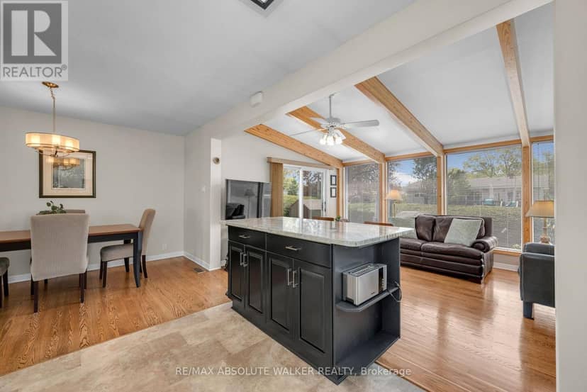5 West Herrington Court, Ottawa, photo 4