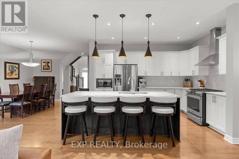 328 Serenade Crescent — photo 10 of 40