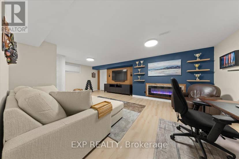 328 Serenade Crescent — photo 26 of 40