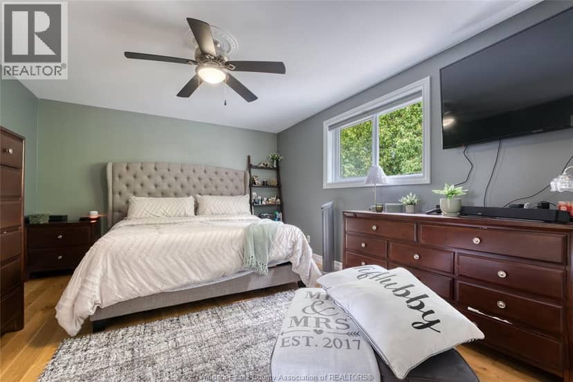 2920 Robillard Crescent — photo 14 of 40