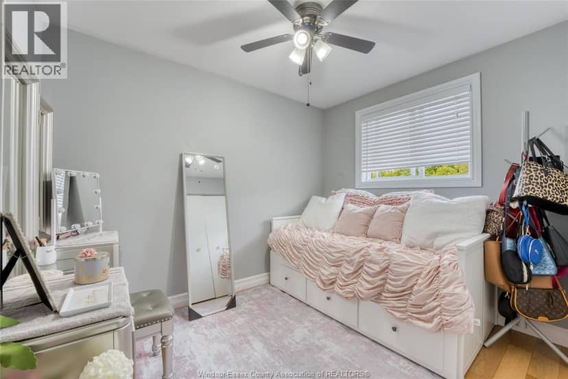 2920 Robillard Crescent — photo 18 of 40
