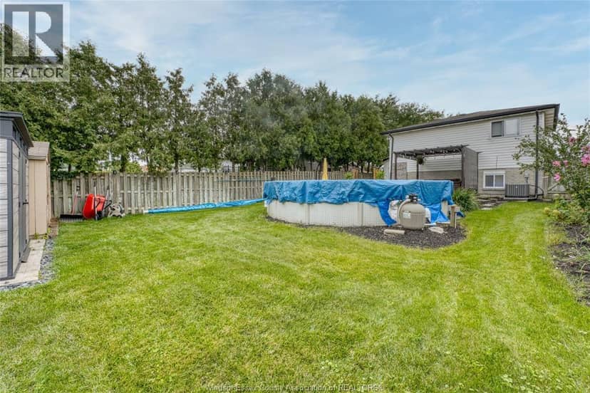 2920 Robillard Crescent — photo 39 of 40