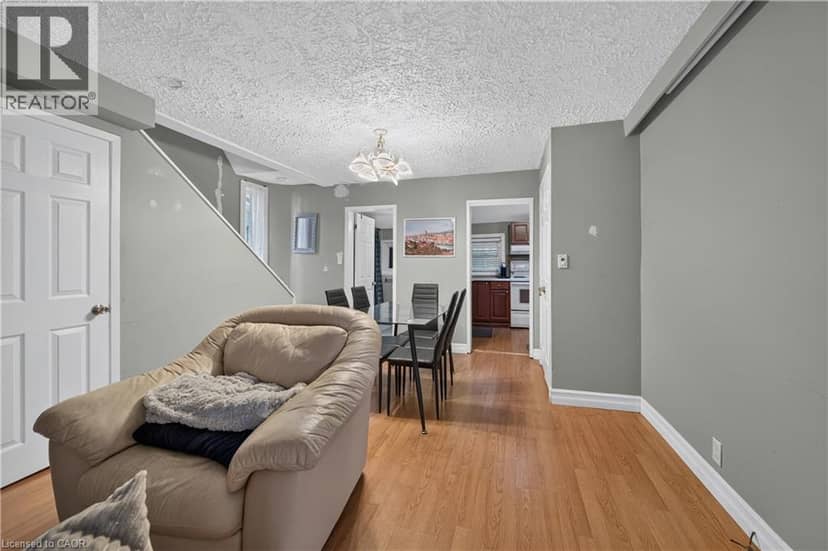 10 MAPLE Avenue — photo 19 of 31