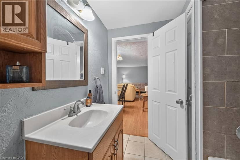 10 MAPLE Avenue — photo 21 of 31