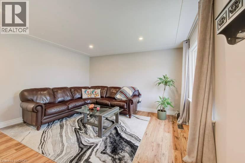 79 HOFFMAN Street — photo 9 of 40