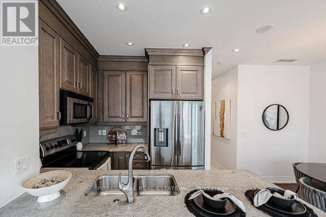 502 - 20 Burkebrook Place — photo 13 of 29