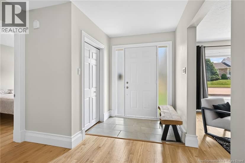 31 Alexander Avenue — photo 2 of 40