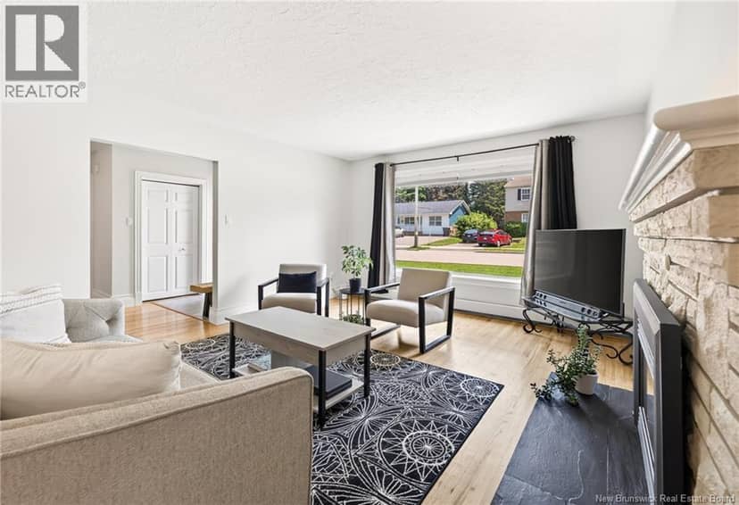 31 Alexander Avenue — photo 4 of 40