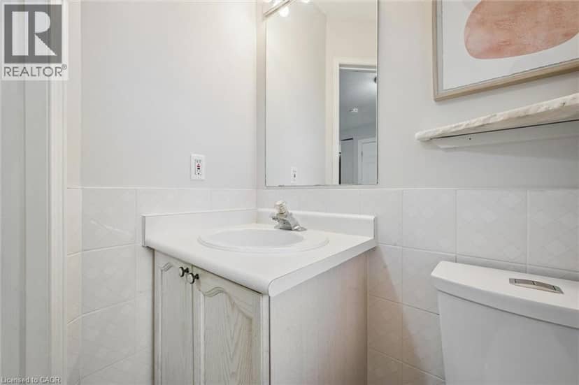 222 INGLIS Street — photo 15 of 38