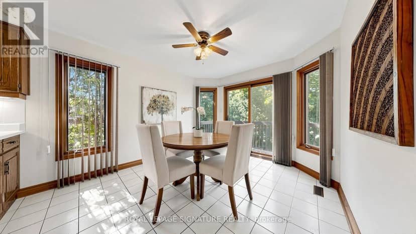 8 Royal Garden Boulevard — photo 15 of 40