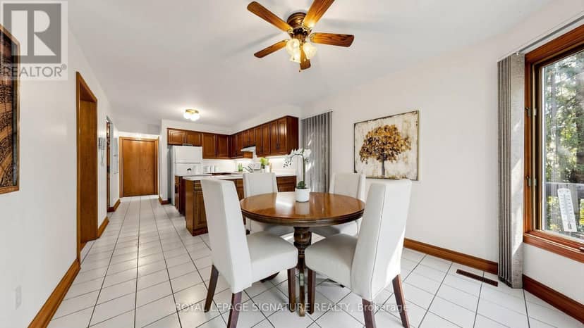 8 Royal Garden Boulevard — photo 16 of 40