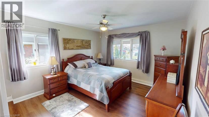 16 DALEVIEW Crescent — photo 10 of 24