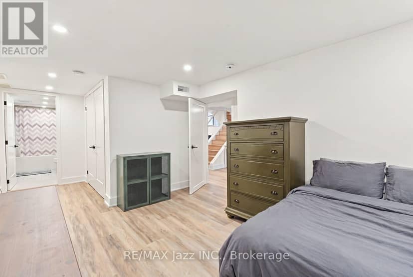 388 Eagle Street — photo 16 of 30