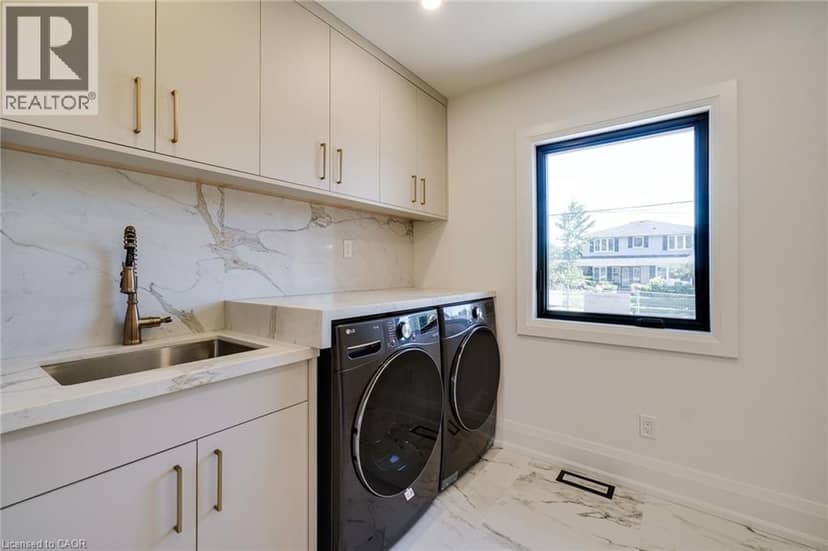 24 ROYCE Avenue — photo 25 of 40