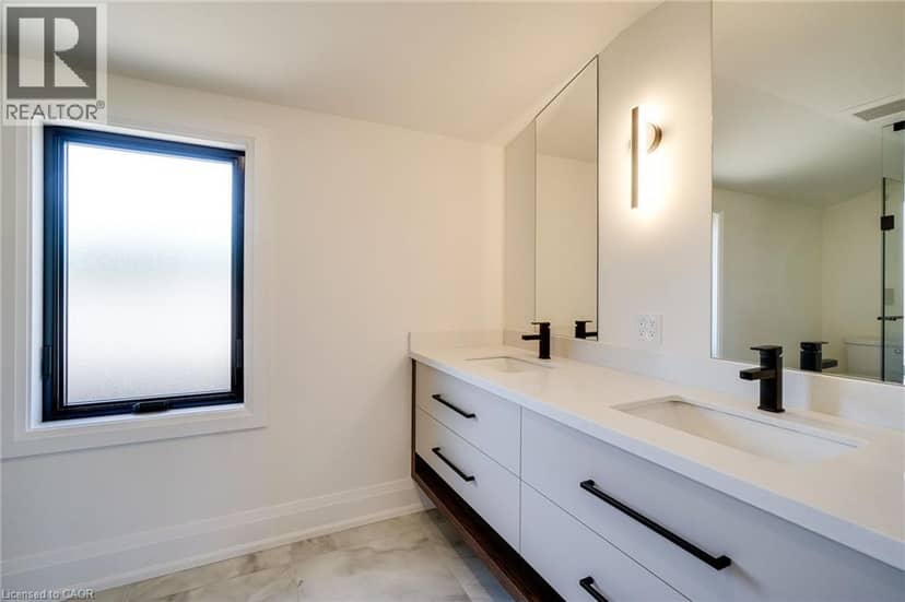 24 ROYCE Avenue — photo 33 of 40