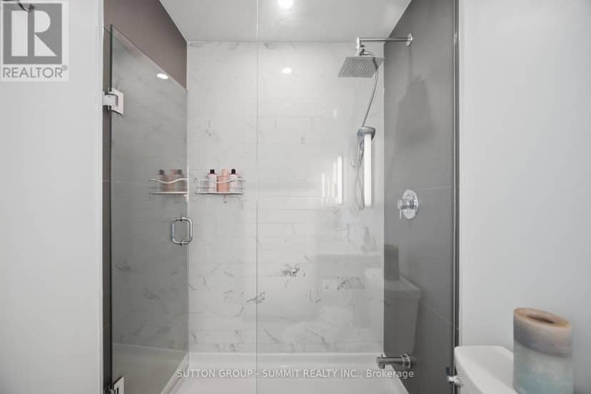 1102 - 8 Ann Street — photo 22 of 40