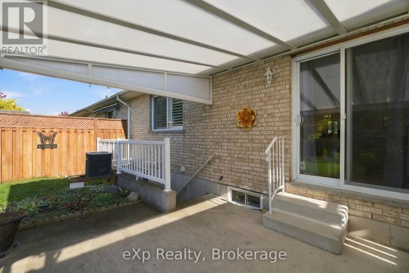 358 Dufferin Street — photo 31 of 37