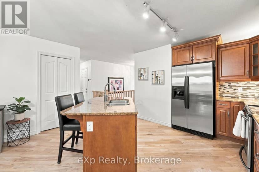 358 Dufferin Street — photo 9 of 37