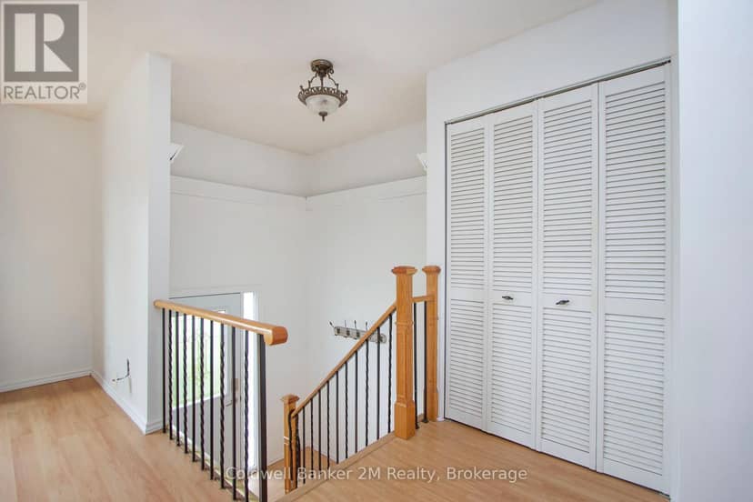 673 Attersley Drive, Oshawa, photo 2