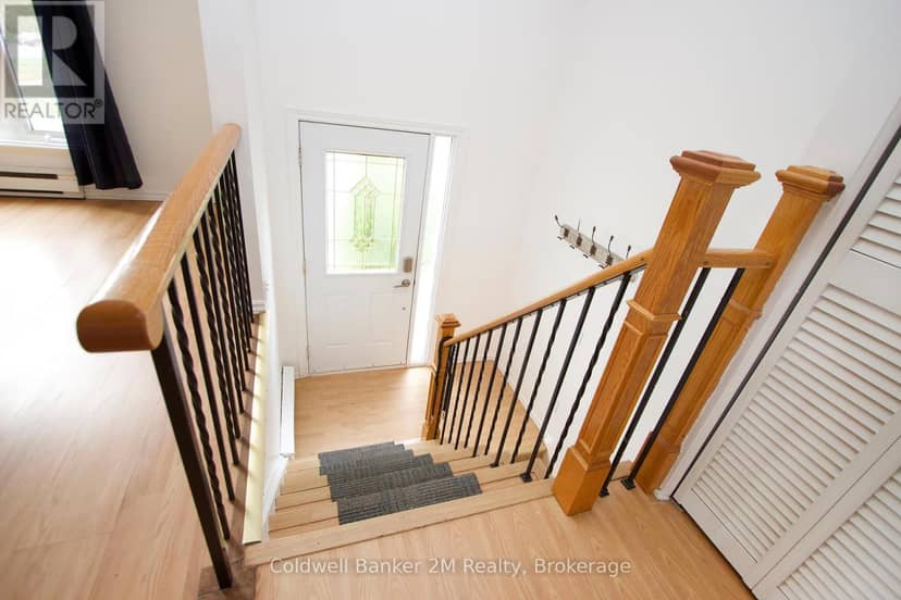 673 Attersley Drive, Oshawa, photo 3