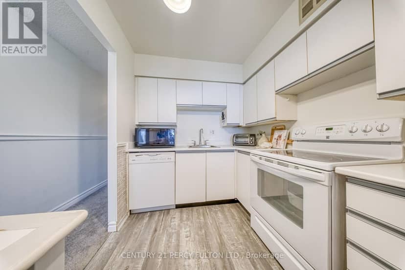1004 - 2 Westney Road N — photo 11 of 40