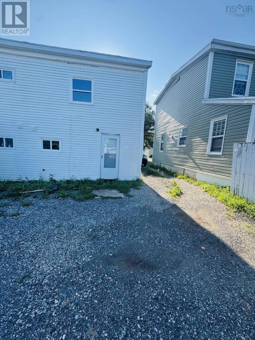 266-268 Lingan Road — photo 1 of 17