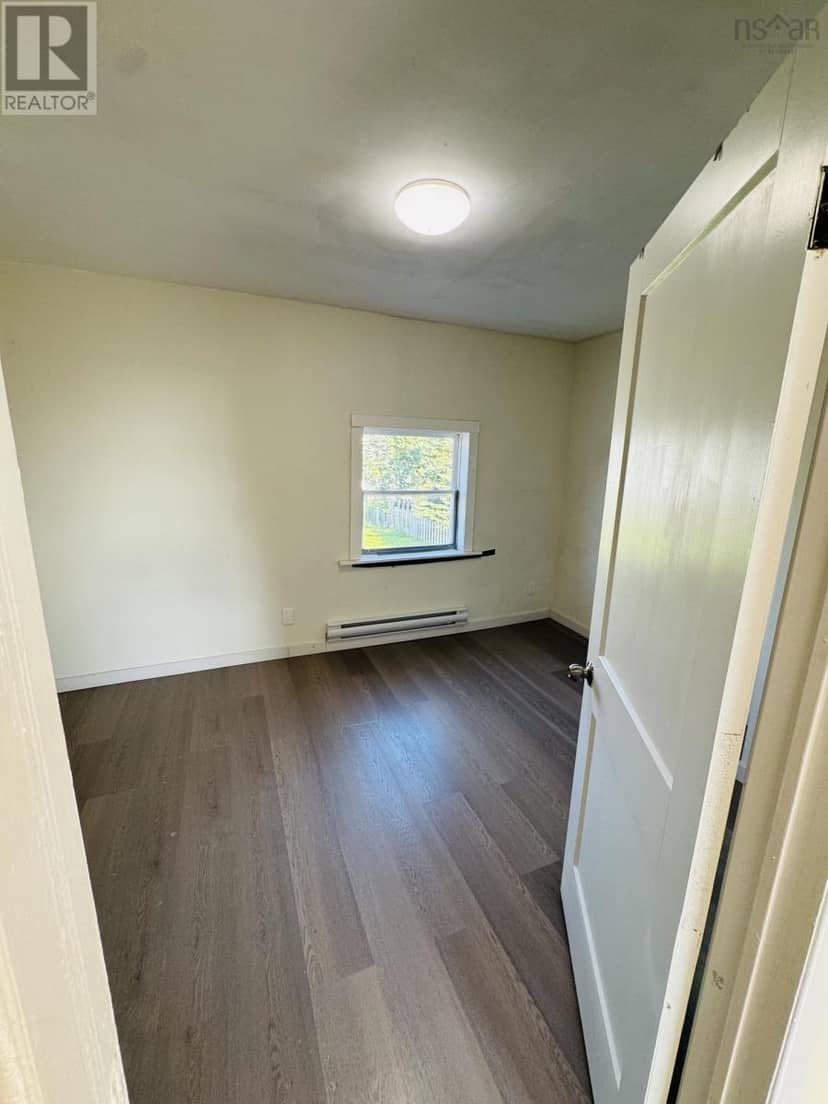 266-268 Lingan Road — photo 12 of 17
