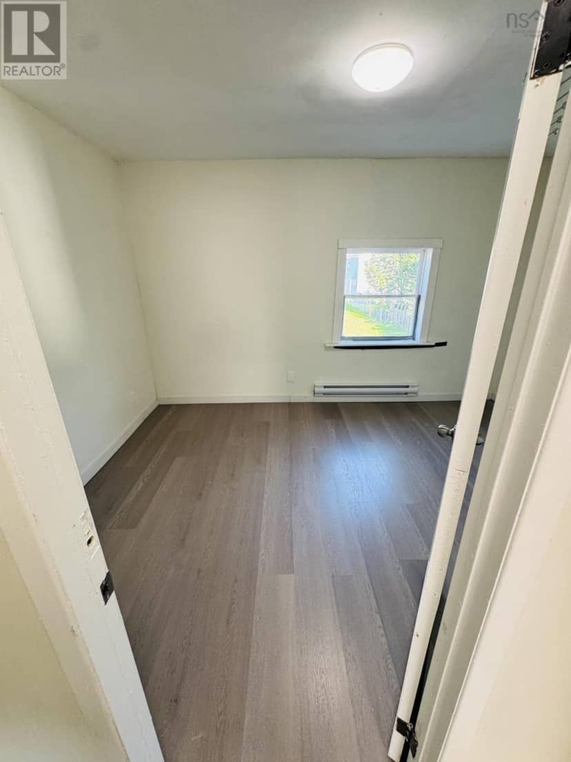 266-268 Lingan Road — photo 16 of 17
