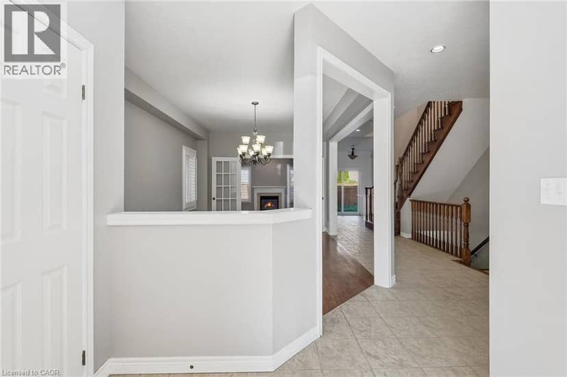 84 DEERBORN Drive, Hamilton, photo 5