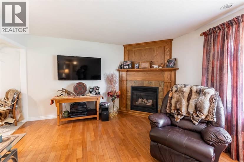 80 Macnab Street, Lambton Shores, photo 6