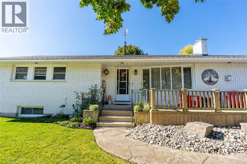 80 Macnab Street, Lambton Shores, photo 3