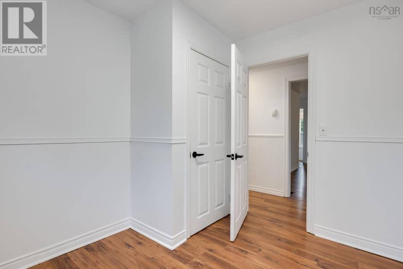 28 St Genevieve, 28/30 St Genevieve — photo 12 of 37