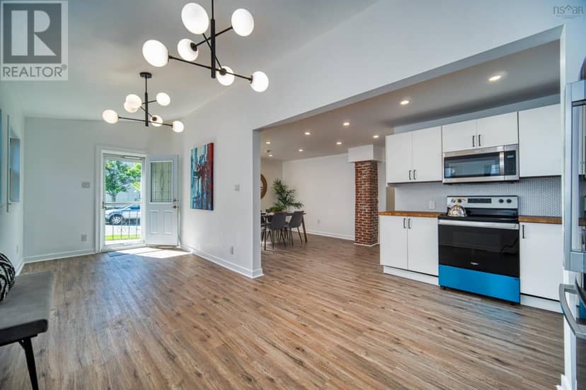 6581 London Street — photo 11 of 40