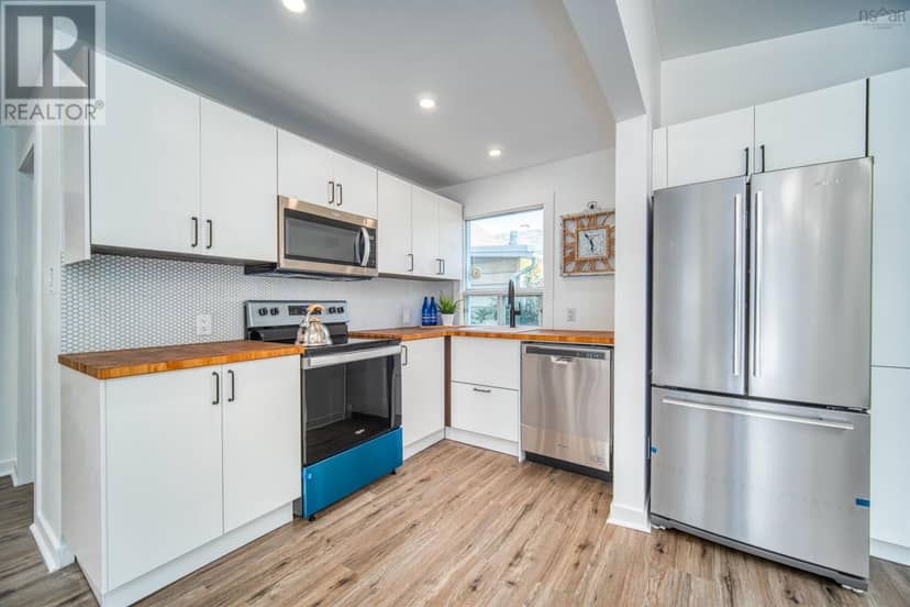 6581 London Street — photo 6 of 40