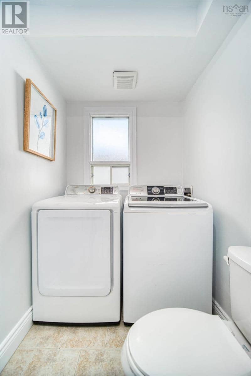 6581 London Street — photo 9 of 40