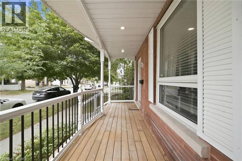 271 PARK Avenue, Brantford, photo 3