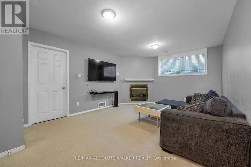 1104 Candlewood Street — photo 23 of 27