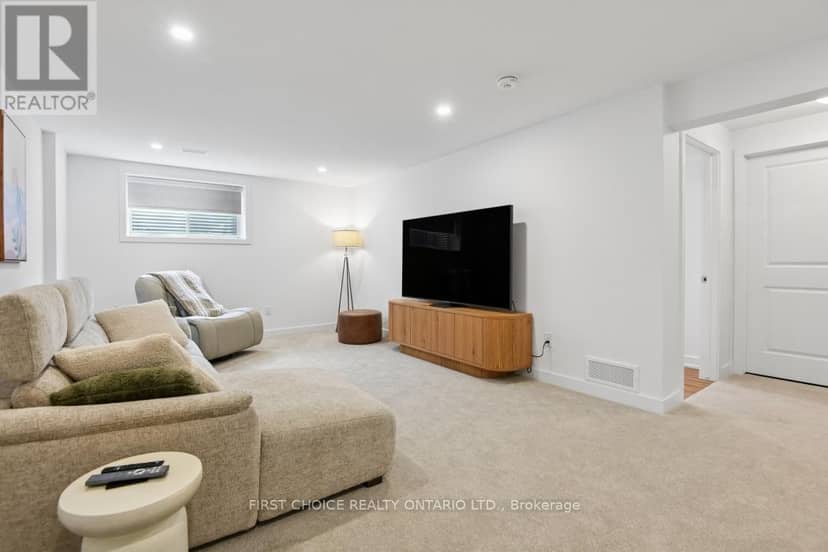 244 Hampshire Place — photo 28 of 32