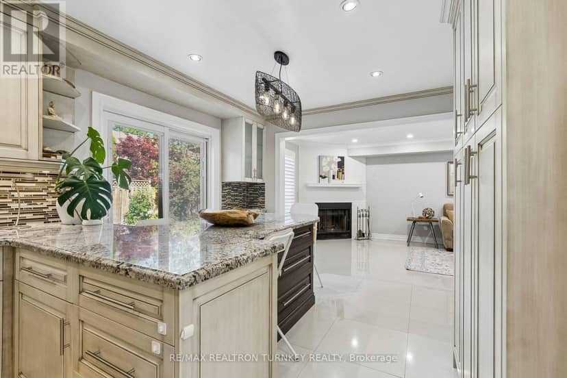 263 Chambers Crescent — photo 17 of 40