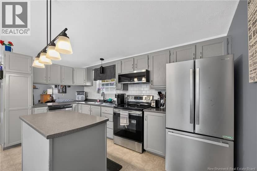 63 Glenmar Drive — photo 6 of 29